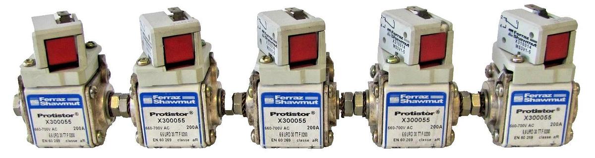 Used Lot of 5 Ferraz Shawmut Semiconductor Protister Fuses X300055 200A 690-700 AC