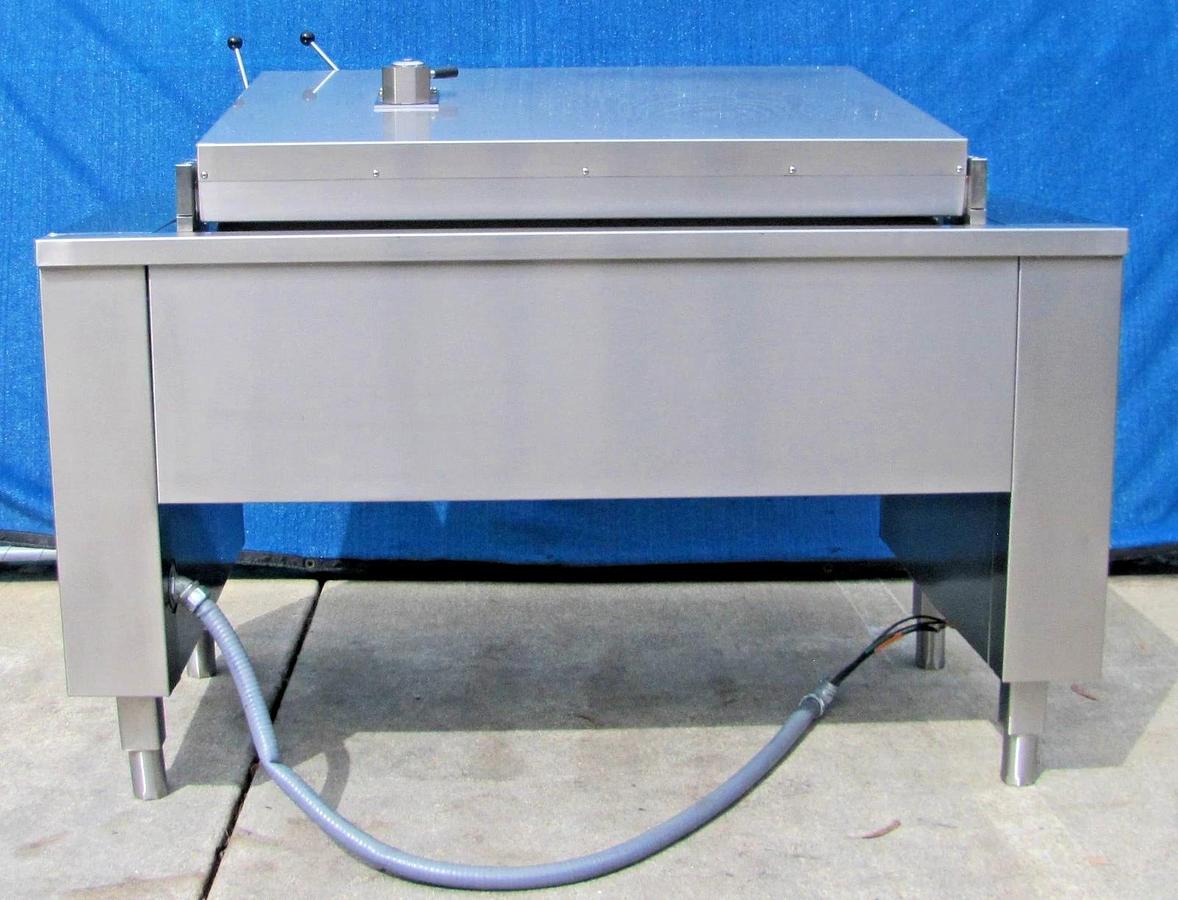 Used Electrolux 40 Gallon Pressure Bratt Tilt Braising Pan 9CHG583310 480V 3 Phase #1