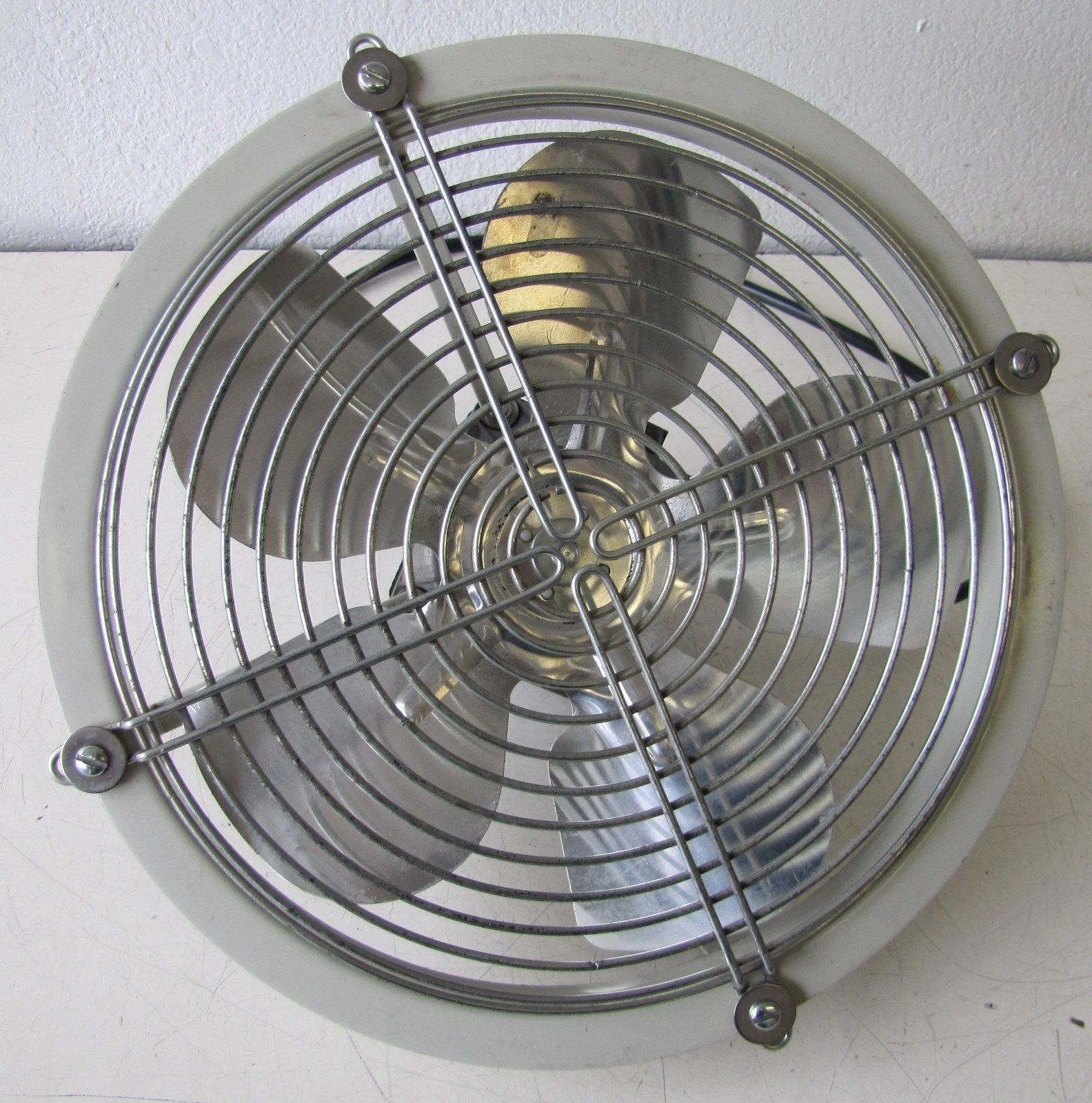 Used Atlas Copco EMI 12" Fan Motor 230V 1PH 25/82W 0.53A 1550 RPM 82US-4025 LZ15-10
