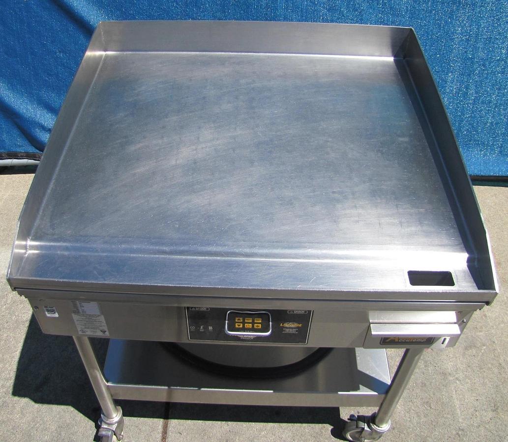 Used AccuTemp 36" Accu-Steam Electric Steaming Griddle EGF2083A3650 14.2KW 208V 3Ph