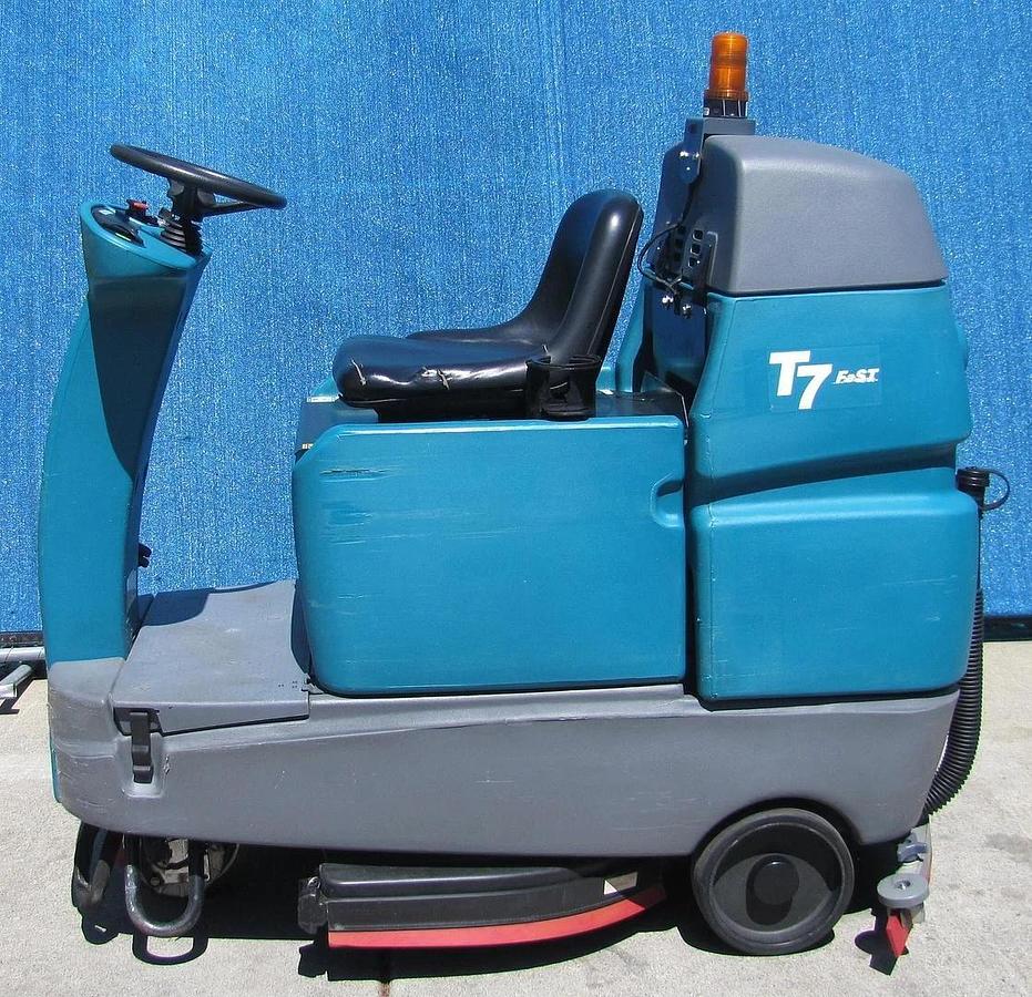 Used Tennant T7 Ride On Floor Scrubber 32" Disc Pad Holder 24 VDC With Charger