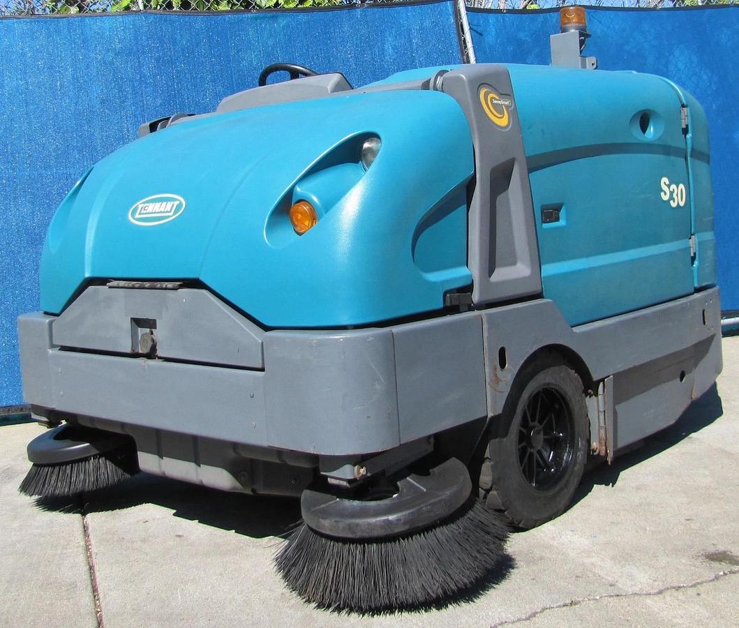 Used Tennant S30 Ride On Parking Lot Sweeper LP Propane GM 1600 Vortec Engine