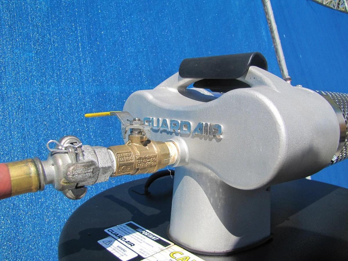 Used Guard Air Portable Air Powered Vacuum Cleaner 55 Gallon Drum w/ Air Hose