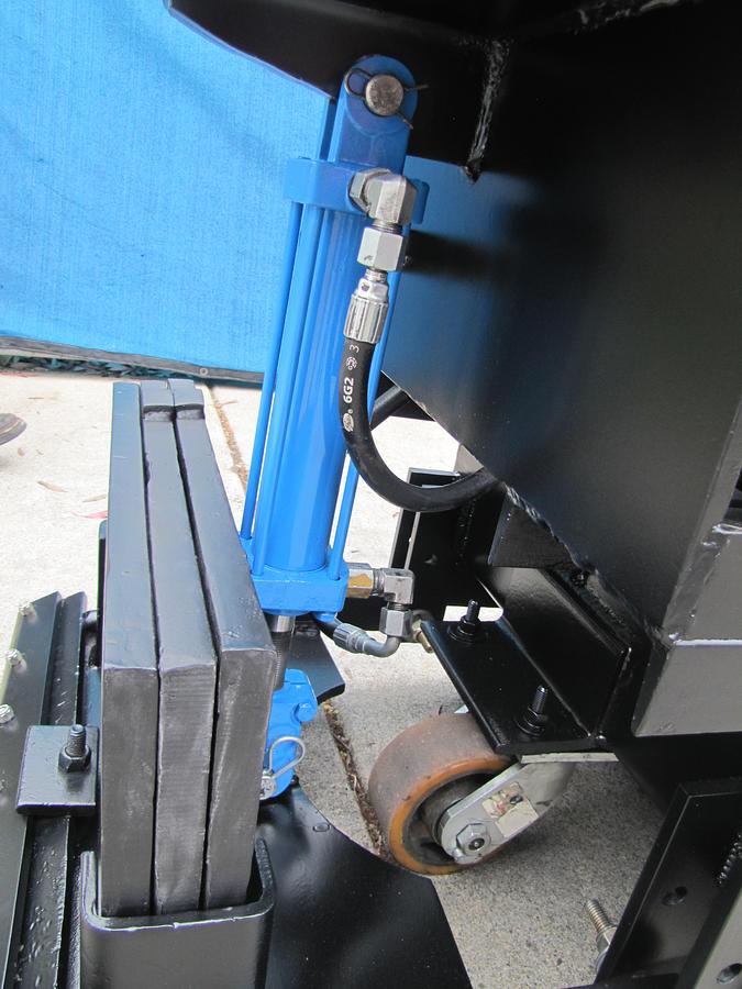 Used Terminator T100 Ride On Floor Tile Scraper Stripper Nissan Propane Engine