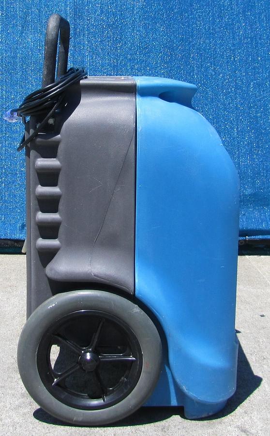 Used Drieaz Drizair 1200 Professional Dehumidifier 64 Pints /day Capacity 3298 Hours