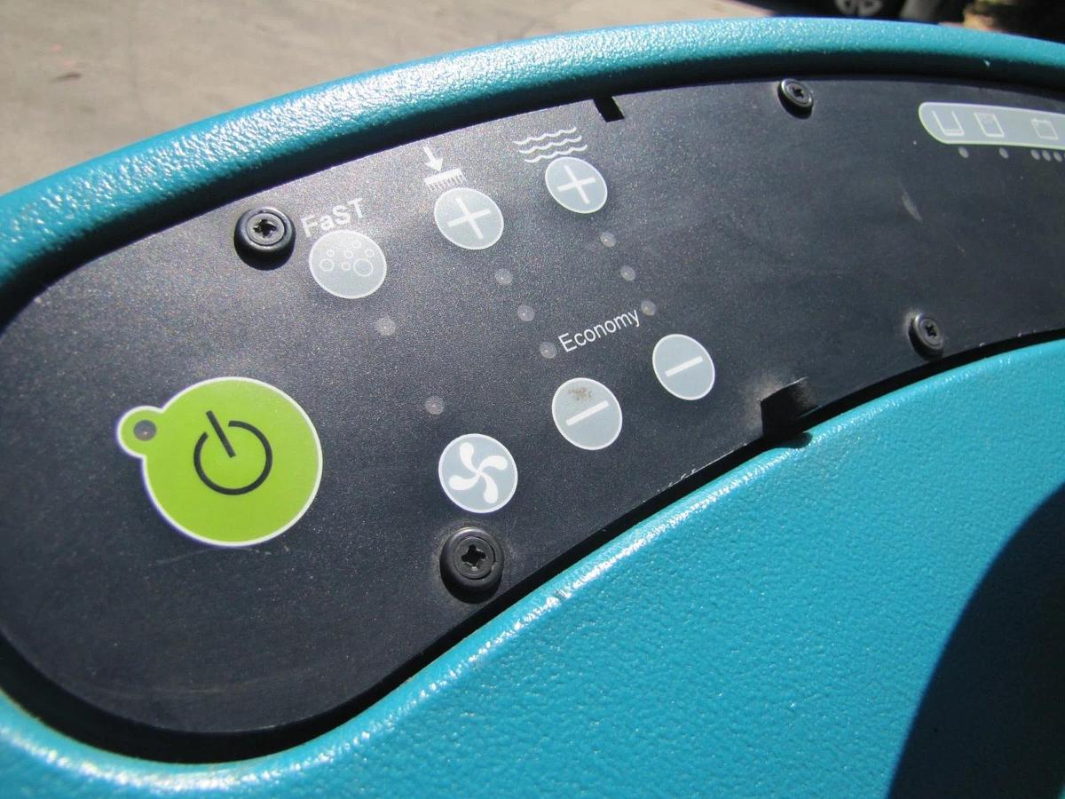 Used Tennant T7 Ride On Floor Scrubber 32" Work Path Disc Type 24V Battery W/ Charger