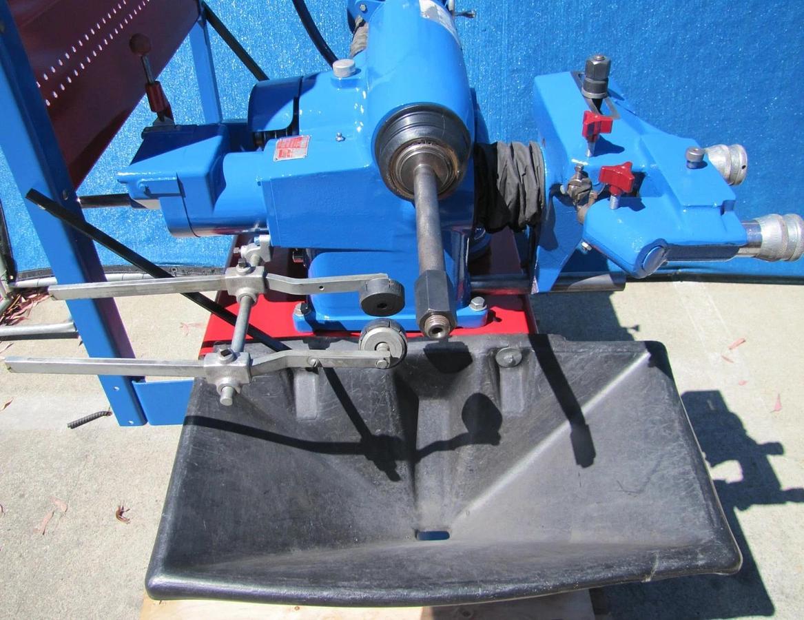 Used Ammco 4000 Combination Disc & Drum Brake Lathe Bench and Attachments 120V