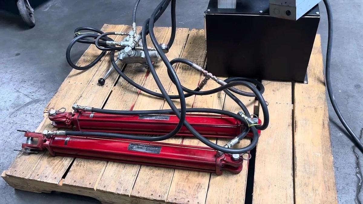 Used Hydroline Rockford 2.5” Bore x 24” Stroke Hydraulic Cylinder 2500 psi