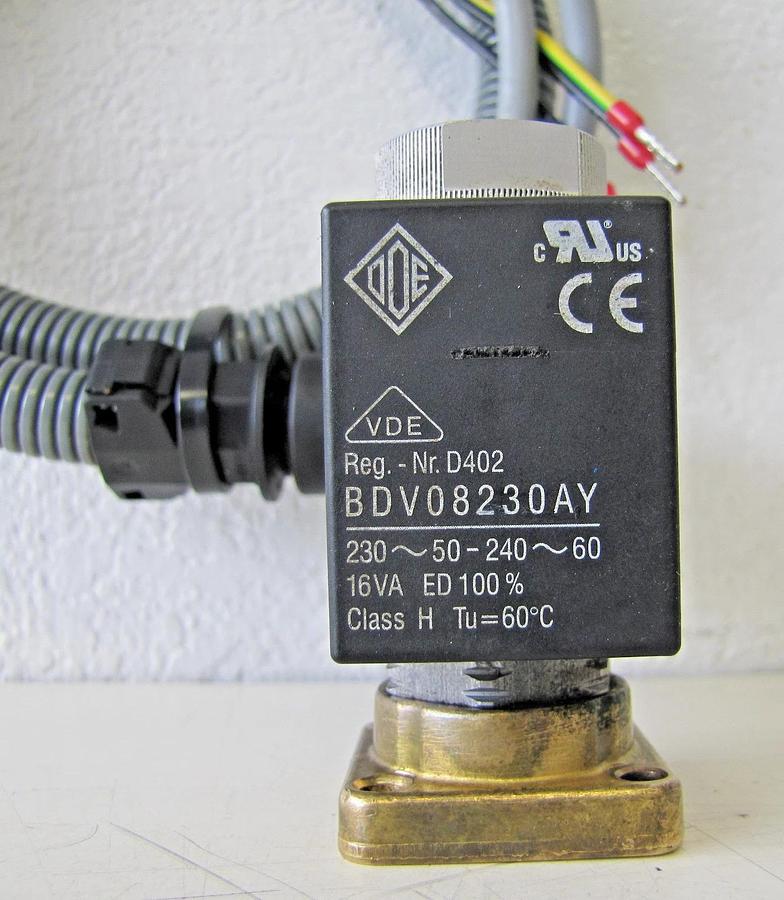 Used Gardner Denver 100015591 2/2 Way Solenoid Valve VDE BDV08230AY 240V