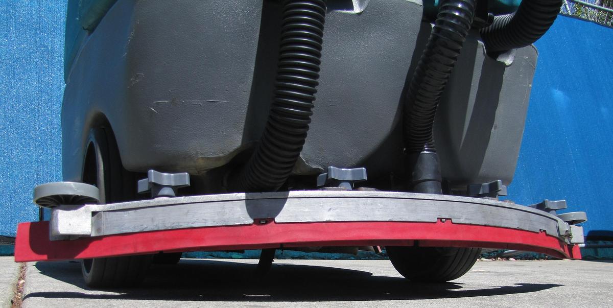 Used Tennant T7 Ride On Floor Scrubber 32" Disc Pad Holder 24 VDC With Charger