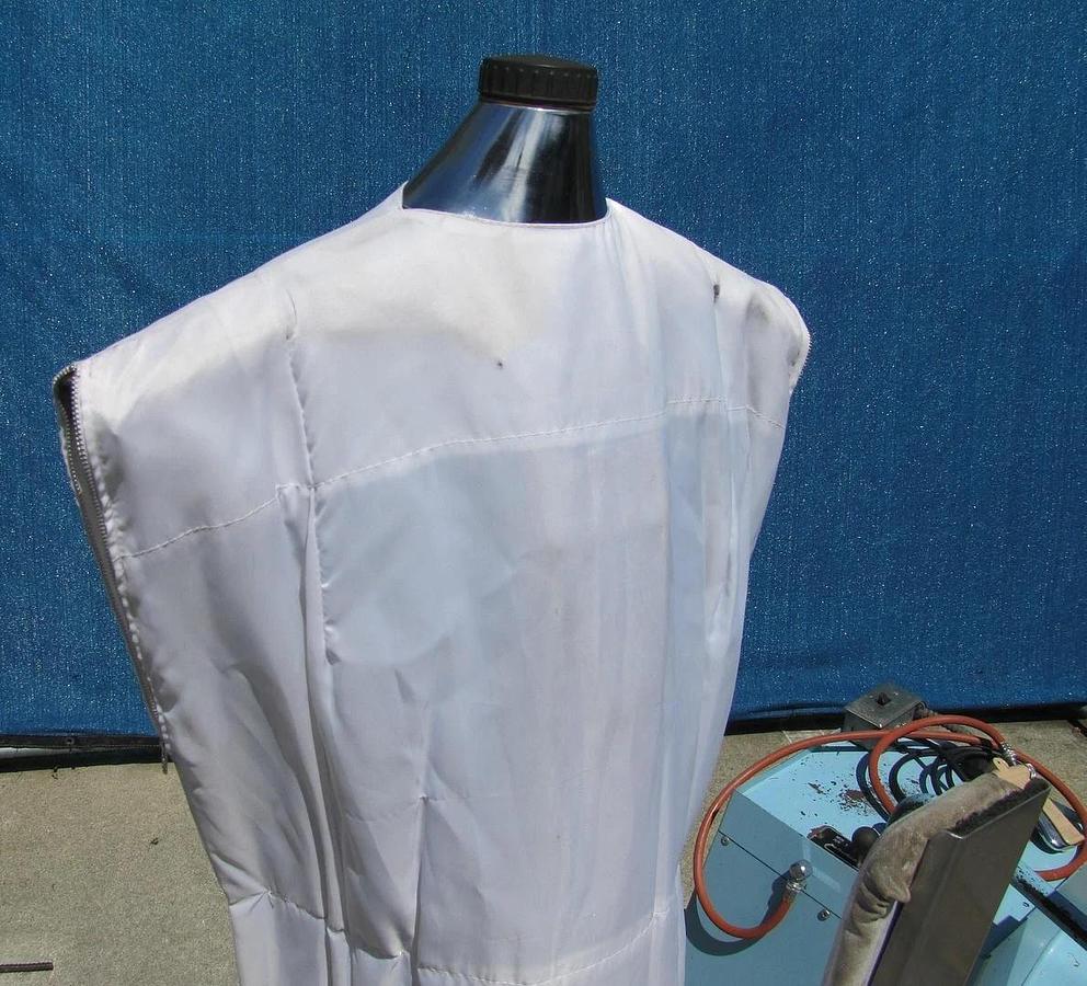 Used Cissell FFCD Dress Garment Form Finisher Steam Dry Cleaning Suzy Susie