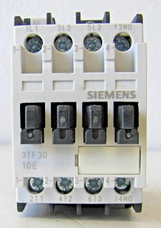 Used Siemens 3TF30 10E 9A Contactor 3 Pole 1 NO Contact 400V with 220V Coil