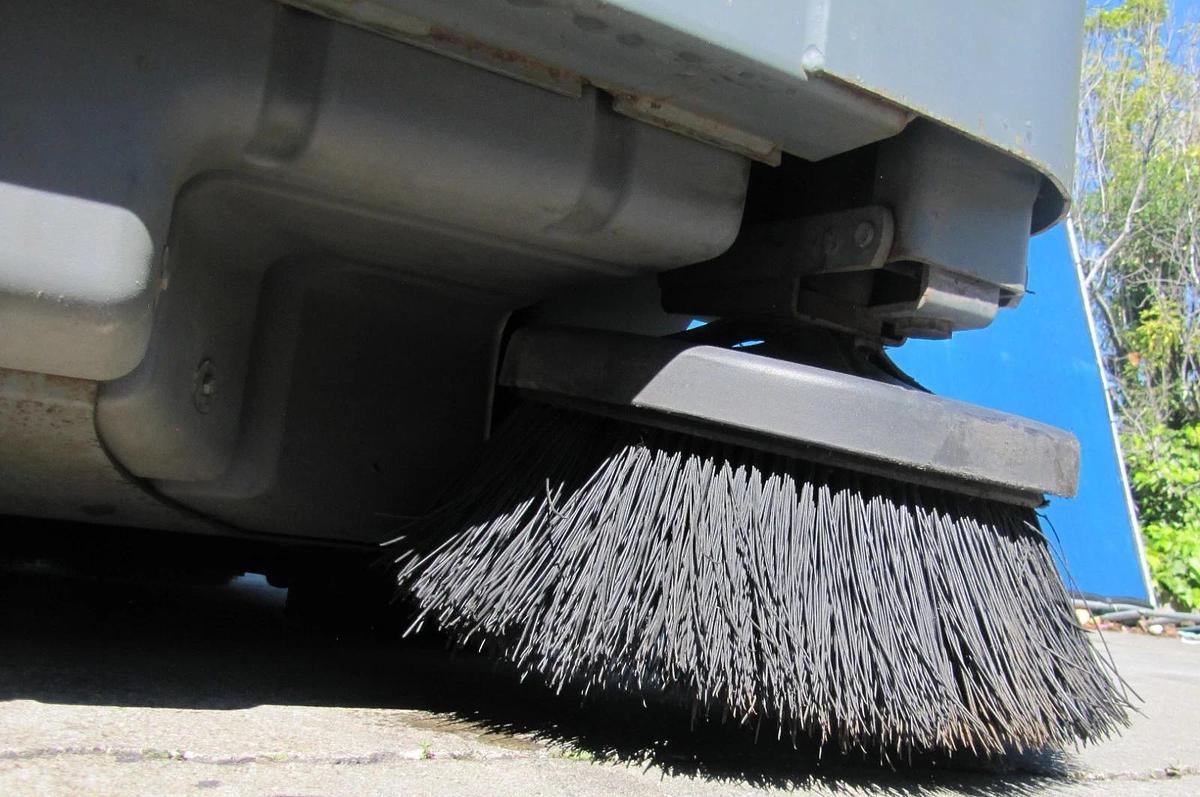 Used Tennant S30 Ride On Parking Lot Sweeper LP Propane GM 1600 Vortec Engine