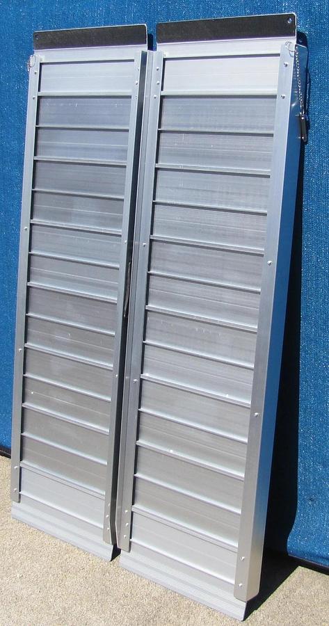 Used Aluminum Single Fold Loading Ramp 4 ft Long x 28.75 in Wide Portable 800 ft