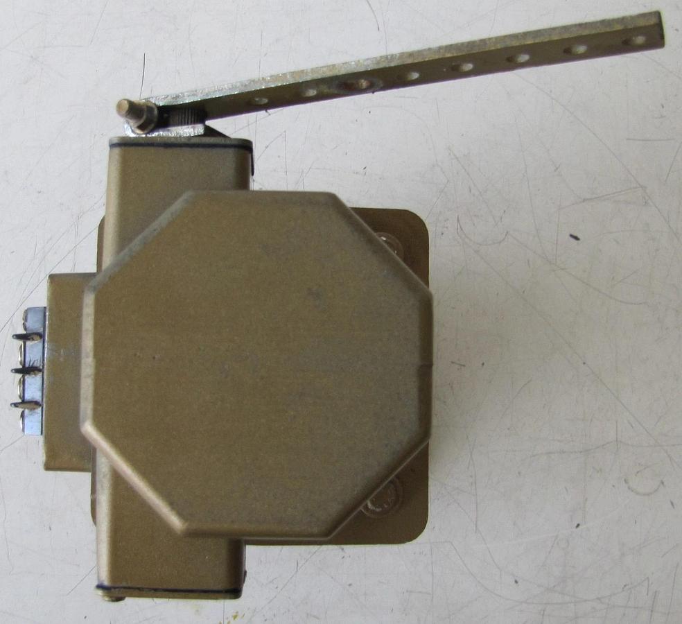 Used Barber Colman Dyna Actuator DYNC 11024-000-0-12 Governor Control with Arm