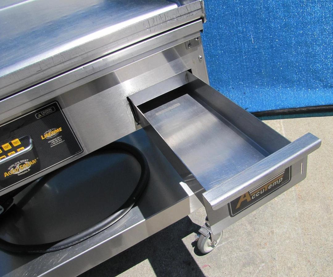 Used AccuTemp 36" Accu-Steam Electric Steaming Griddle EGF2083A3650 14.2KW 208V 3Ph
