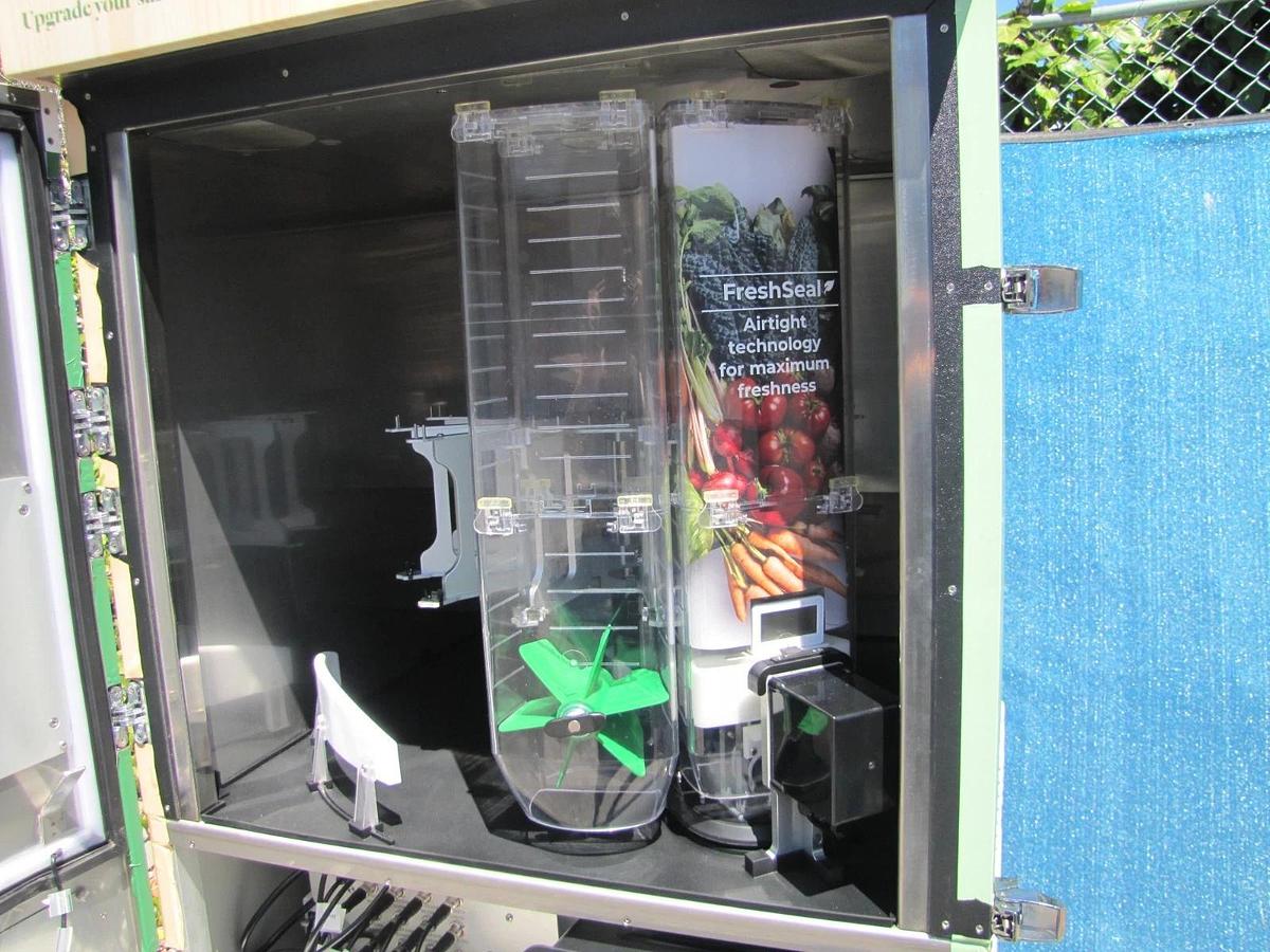 Used Chowbotics Sally01 Fresh Meal Salad Food Refrigerated Vending Machine AS IS 120V