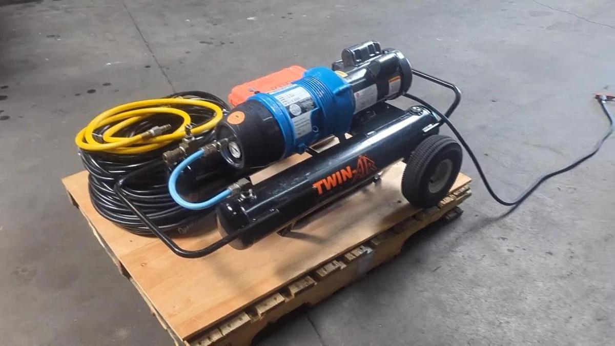 Used Twin Air TA-3 Rotary Vane Air Compressor 2HP 115V Three 50ft Hoses & Manifold