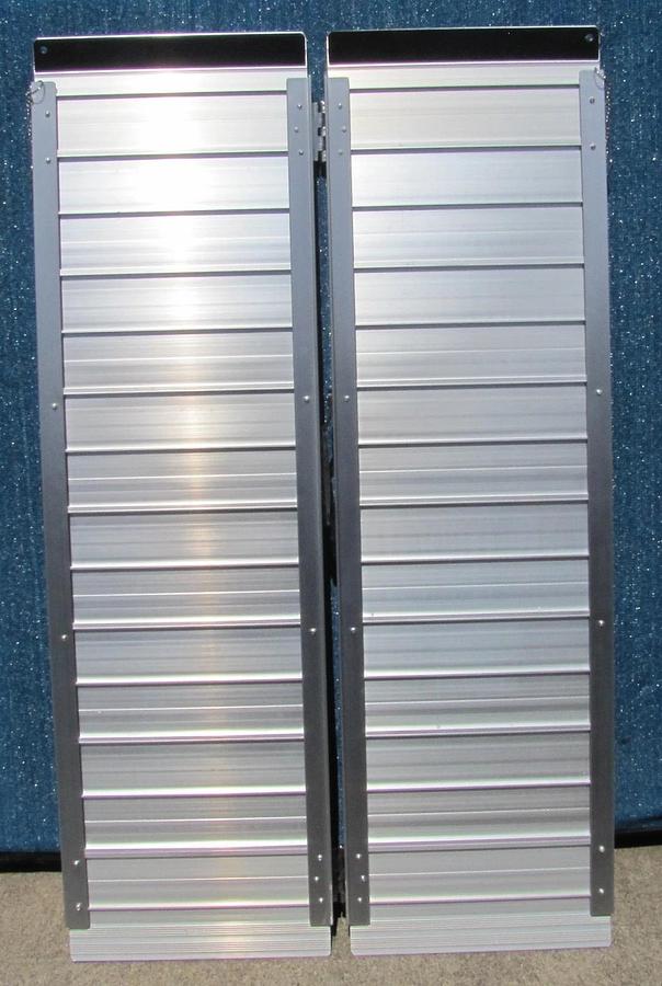 Used Aluminum Single Fold Loading Ramp 4 ft Long x 28.75 in Wide Portable 800 ft