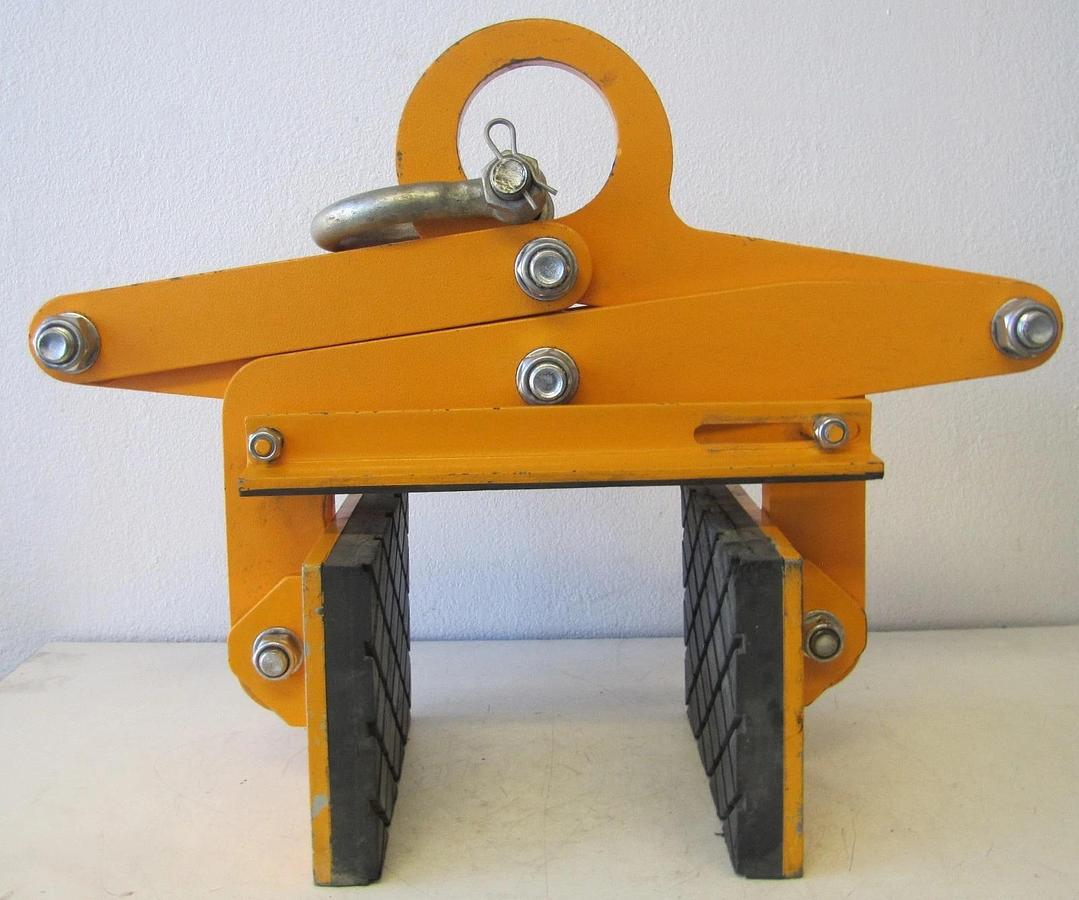 Used Abaco Scissor Clamp Lift Accessory SC150-B 3300 Lb Cap 1 -1/8" to 6" Grip Range