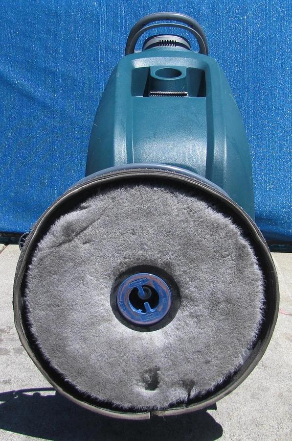 Used Tennant Nobles SpeedGleam SG5 20in Floor Burnisher 36 VDC Battery Only 144 Hrs!