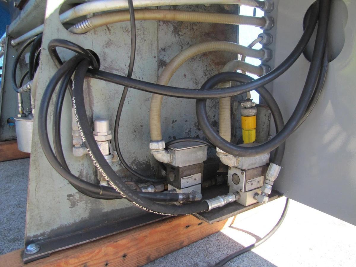 Used W. F. Wells and Sons Horizontal Band Saw Bandsaw with Coolant Pump & New Blade