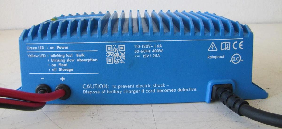 Used Victron Energy Blue Smart 12V DC 25A Battery Charger Deep Cycle 120V Input