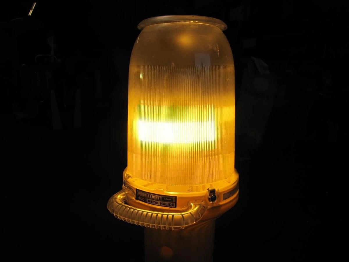 Used Southwire Wobblelight 400 Watt Metal Halide Work Light Worklight 120V