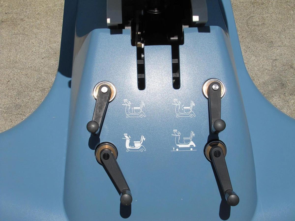 Used Artas Restoration Robotics Hair Transplant FUE Patient Chair ASY-45179 2022