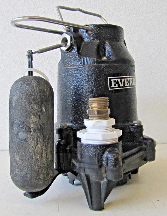 Used Everbilt Submersible Utility Sump Pump 1/3 HP 115V 6.5 Amps with Float