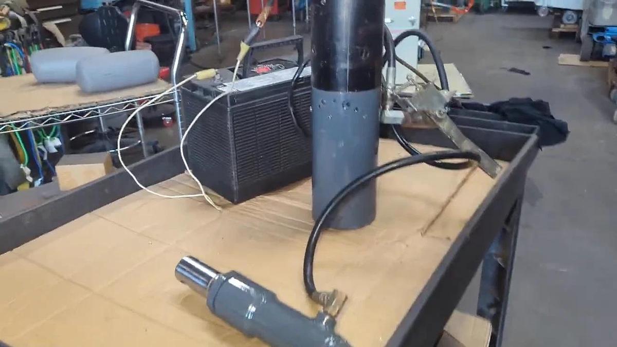 Used Monarch Hydraulics 12V DC Hydraulic Pump 2114 with Ram 12 VDC 2500 psi 1 Gallon