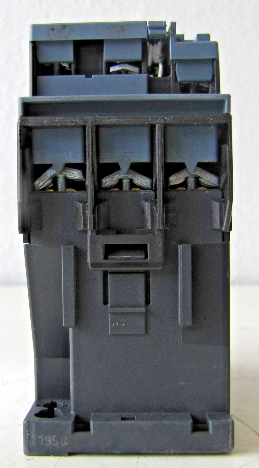 Used Siemens 3RT2025-1AC20 Contactor 35A 24V Coil 3 Pole 5HP 230V 10HP 460V 3 Phase