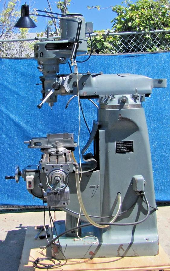 Used Maxmill 2HP Mill Drilling Milling Machine Power Table Auto Feed Coolant 6in Vise