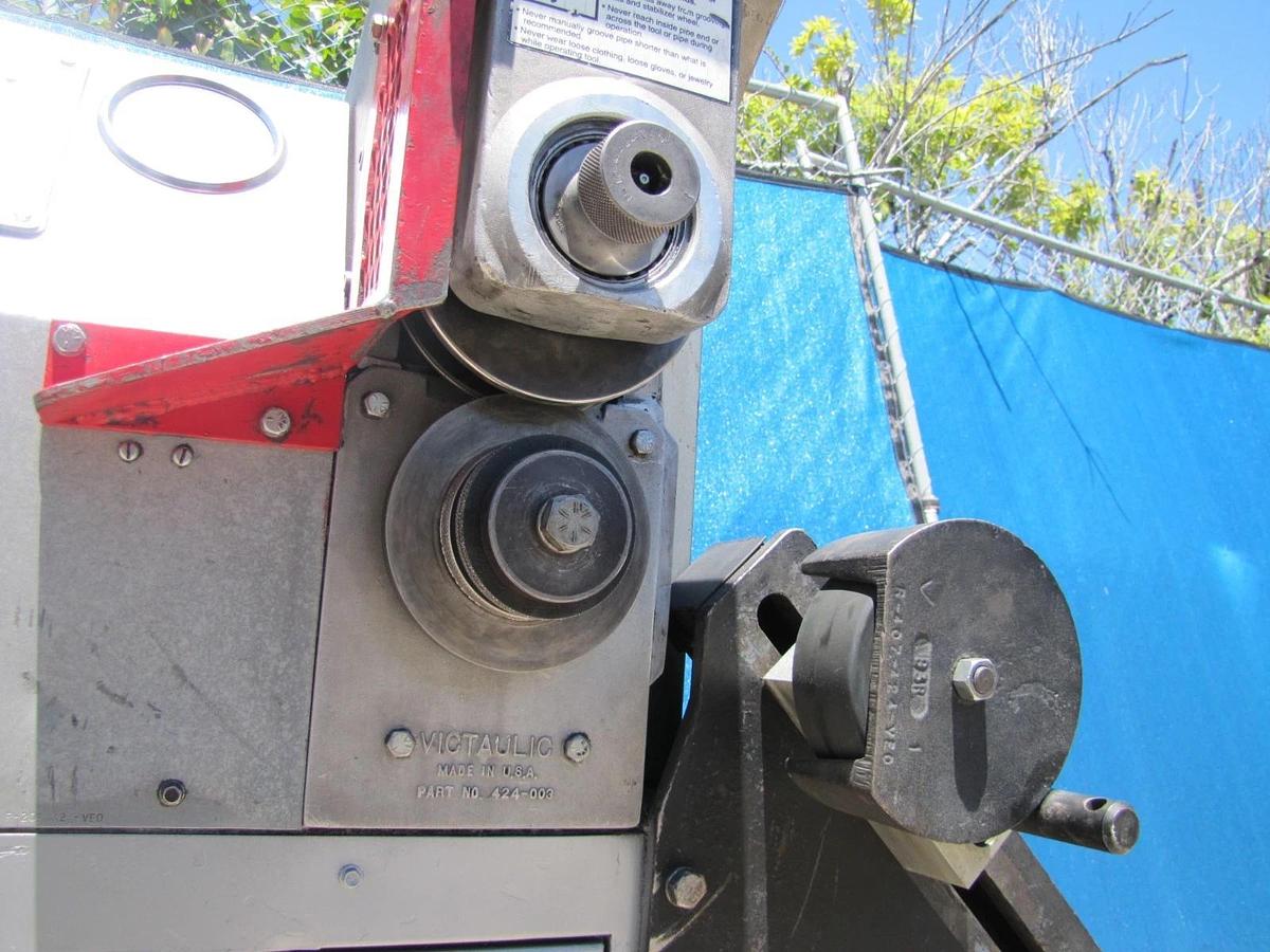 Used Victaulic VE-424-MC Hydraulic Pipe Groover Grooving Machine 4 to 24 in 230V 3PH