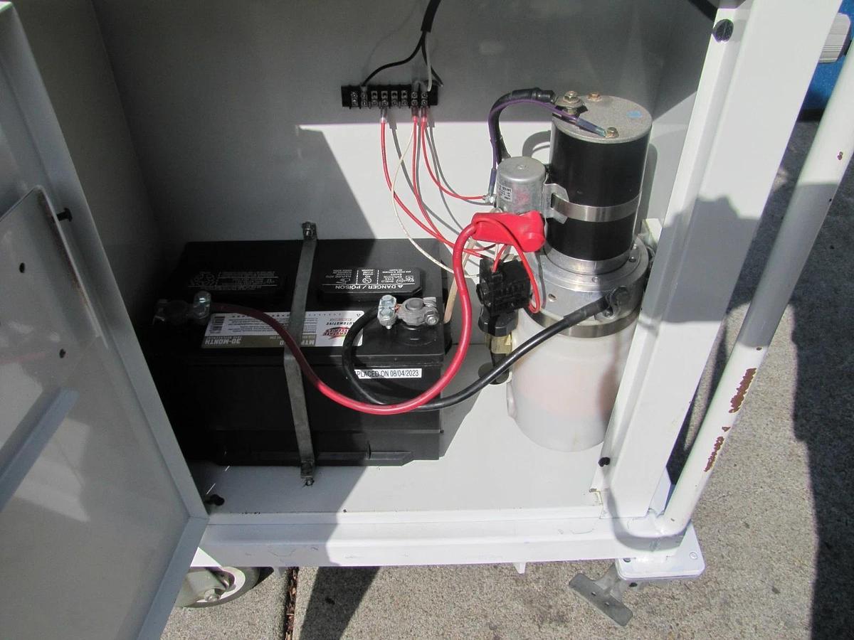 Used Unidex 250 lbs Electric Material Lift 31" Height 24" x 24" Platform 12V Battery