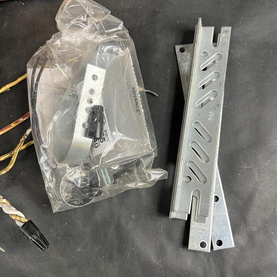 Used PHILLIPS ADVANCE 71A8473-001D BALLAST KIT ($50 OBO)