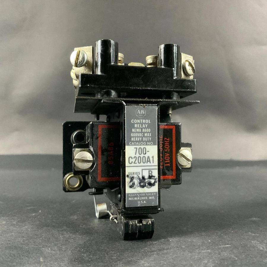 Used ALLEN BRADLEY 700-C200A1 CONTROL RELAY ($25 OBO)