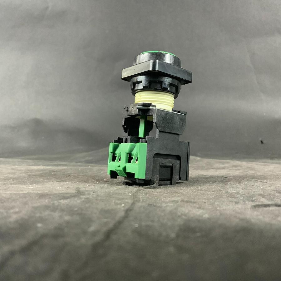 Used SCHNEIDER ELECTRIC DA10 CONTACT BLOCK ($8 OBO)