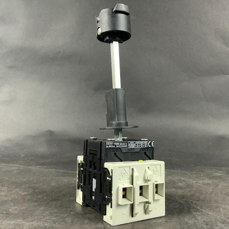 Used BACO CONTROLS 172200 DISCONNECT SWITCH ($ 30 OBO)