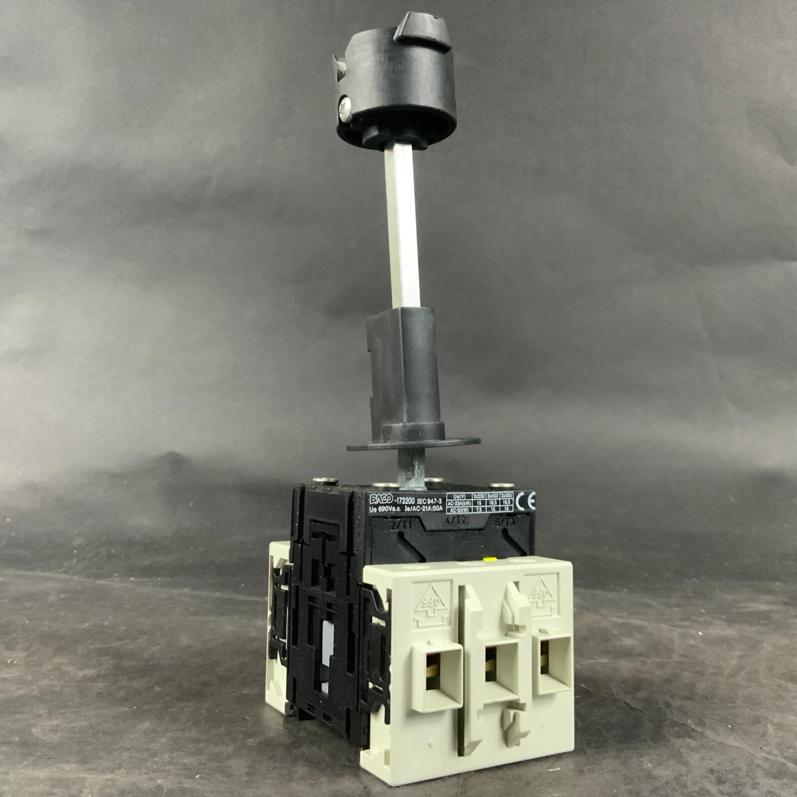 Used BACO CONTROLS 172200 DISCONNECT SWITCH ($ 30 OBO)