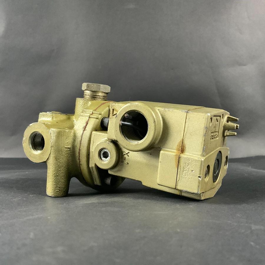 Used ROSS 2773B3001 DIRECTIONAL CONTROL VALVE ($300 OBO)