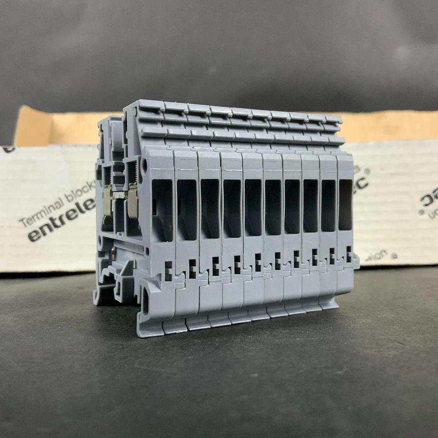 ENTRELEC TYPE MA2,5/5 TERMINAL BLOCK - QTY 18 ($15 OBO)