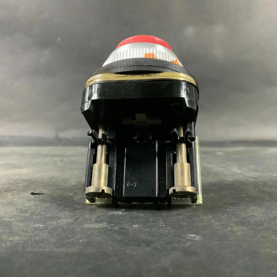 Used ALLEN BRADLEY 800T-B6 RED PUSHBUTTON ($15 OBO)