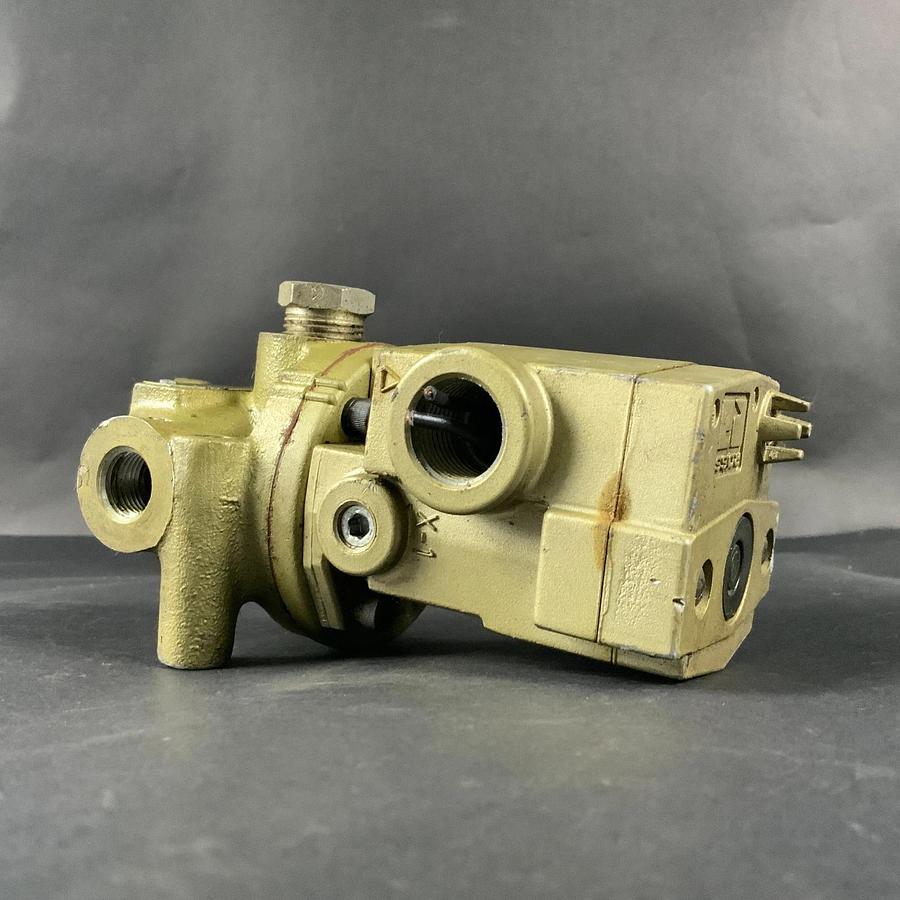 Used ROSS 2773B3001 DIRECTIONAL CONTROL VALVE ($300 OBO)