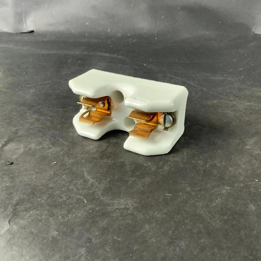 Used THOMAS & BETTS 388-401 FUSE HOLDER ($8 OBO)