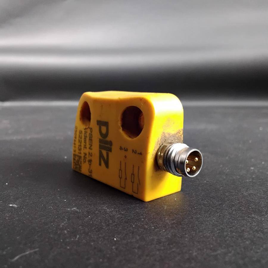 Used PILZ PSEN 2.1P-31 SAFETY SWITCH ($30 OBO)