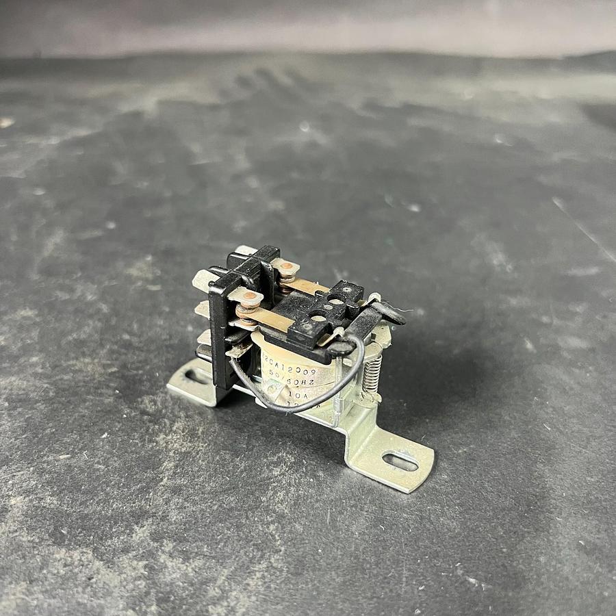 Used EAGLE SIGNAL 25E2CA12009 GENERAL PURPOSE RELAY ($8 OBO)