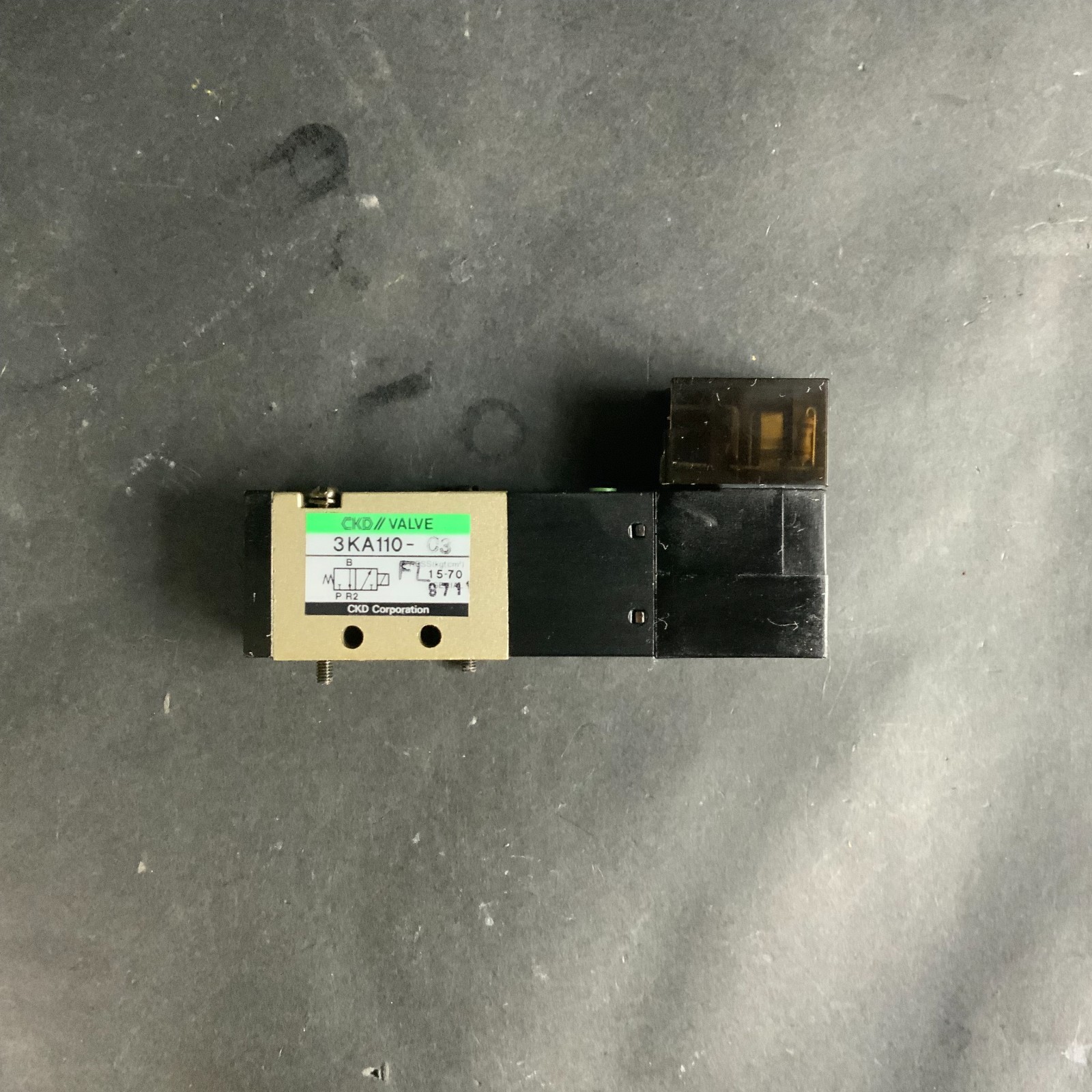 Used CKD 3KA110-C3 PNEUMATIC VALVE ($25 OBO)