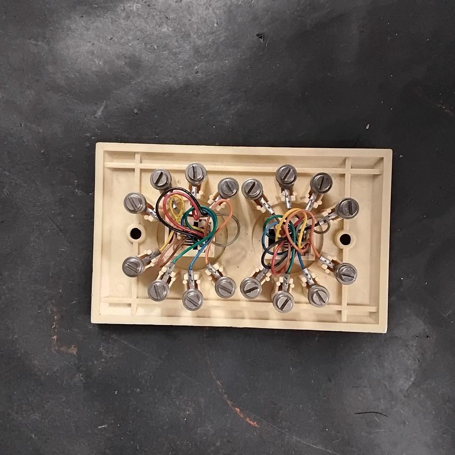 Used TELEPHONE 16-CONDUCTOR MODULAR WALL PLATE ($8.50 OBO)