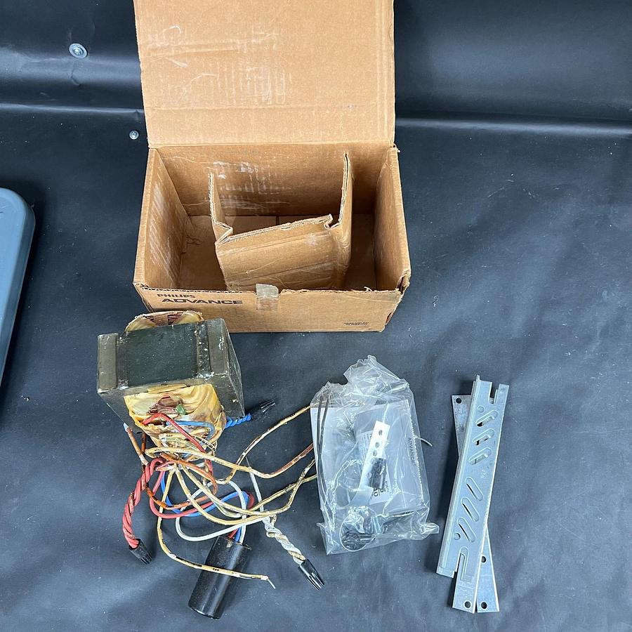 Used PHILLIPS ADVANCE 71A8473-001D BALLAST KIT ($50 OBO)
